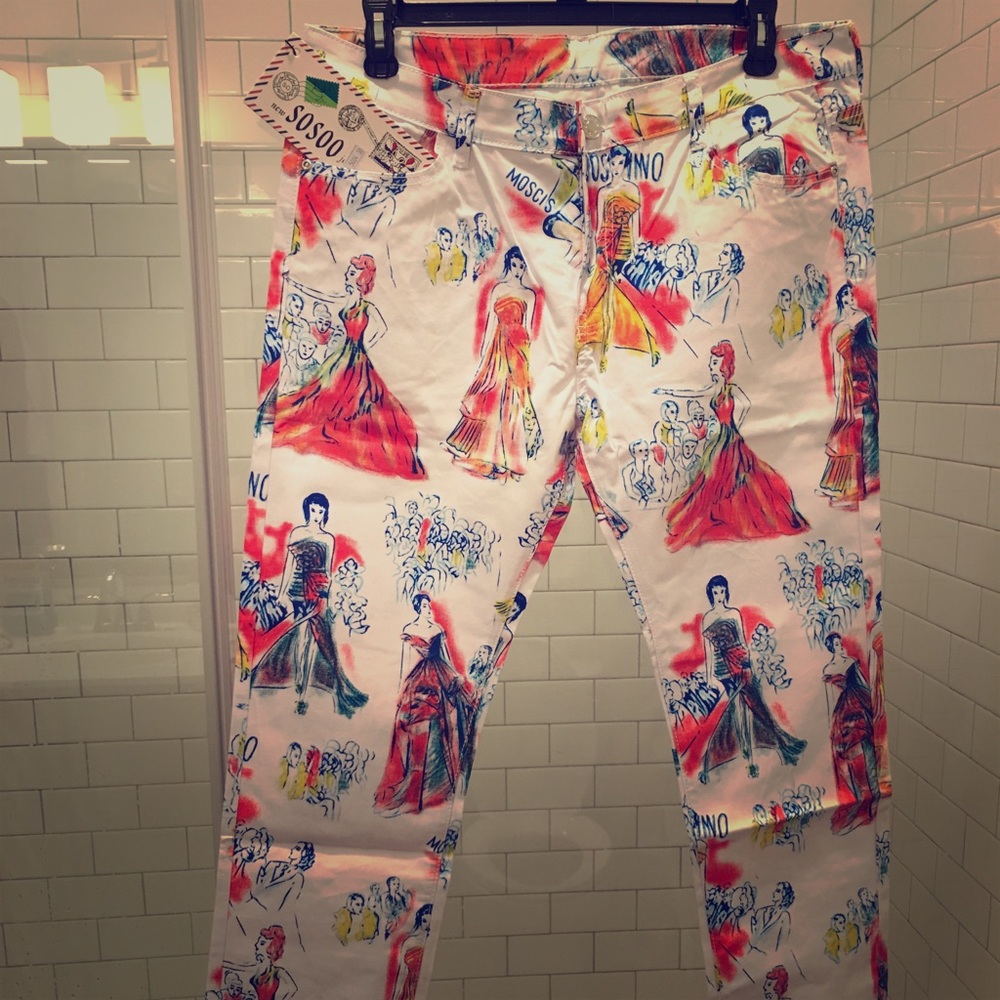 Graphic jeans